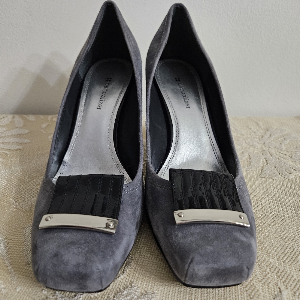 Naturalizer Tamaya Asphalt Suede Heels, Size 8.5W